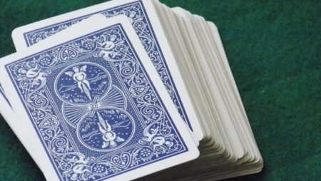 Playing Baccarat at the Online Casino